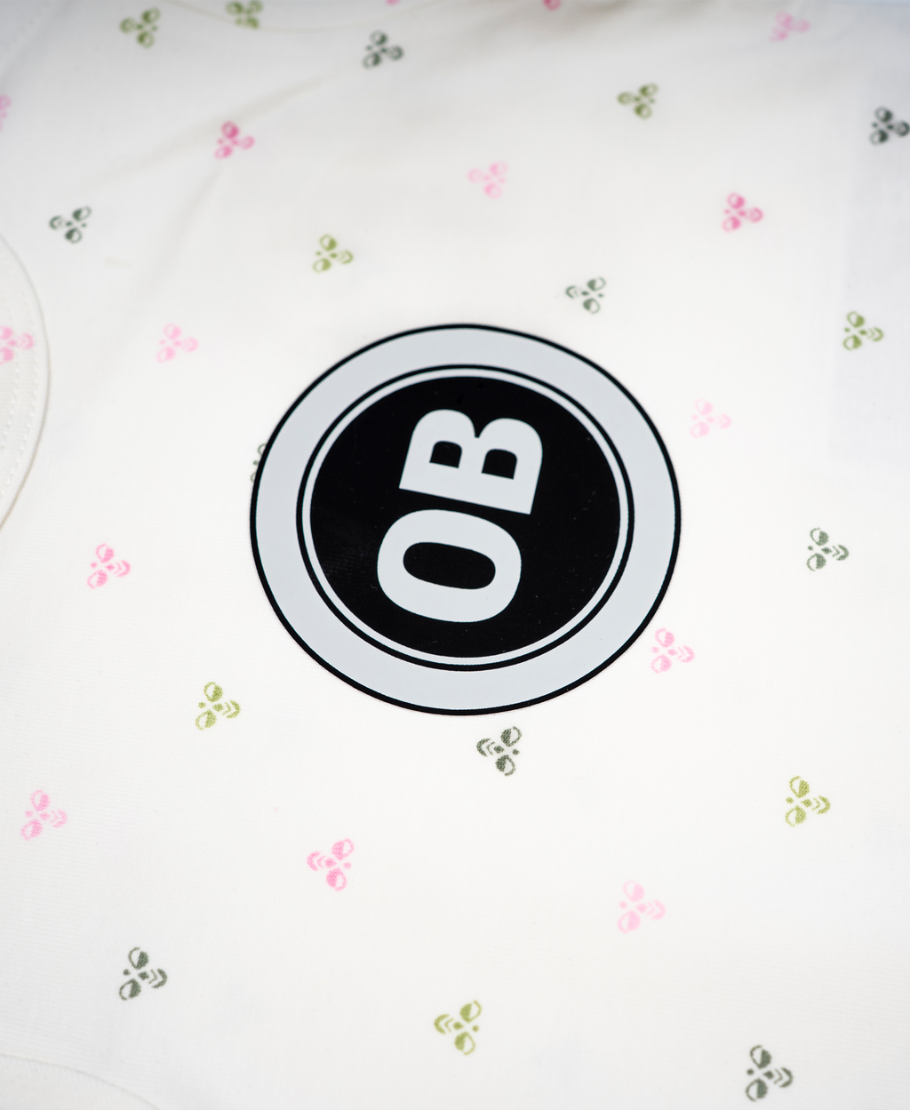 OB x Hummel Body - hvid med lyserød